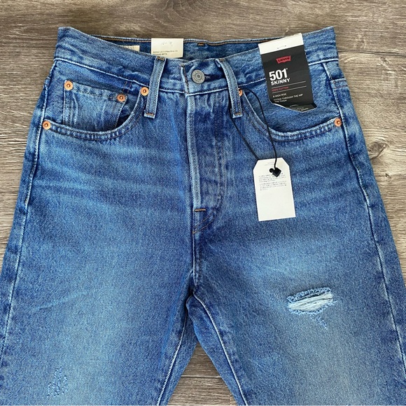 MSRP $108 NWT 24x32 Super Cute High Rise Levi’s “501 Skinny” Jeans in We Talk - Picture 2 of 13